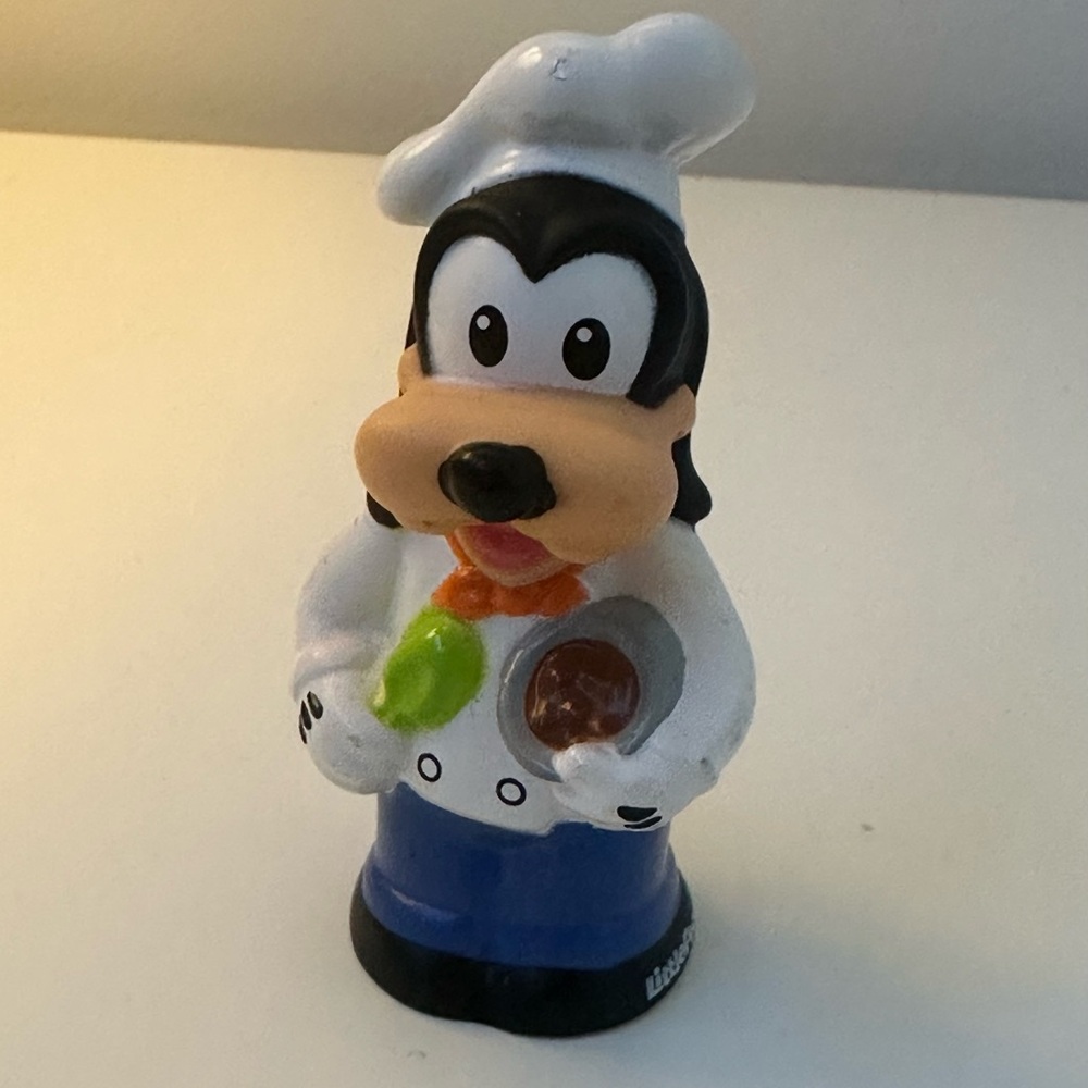 Vintage little people chef Goofy.